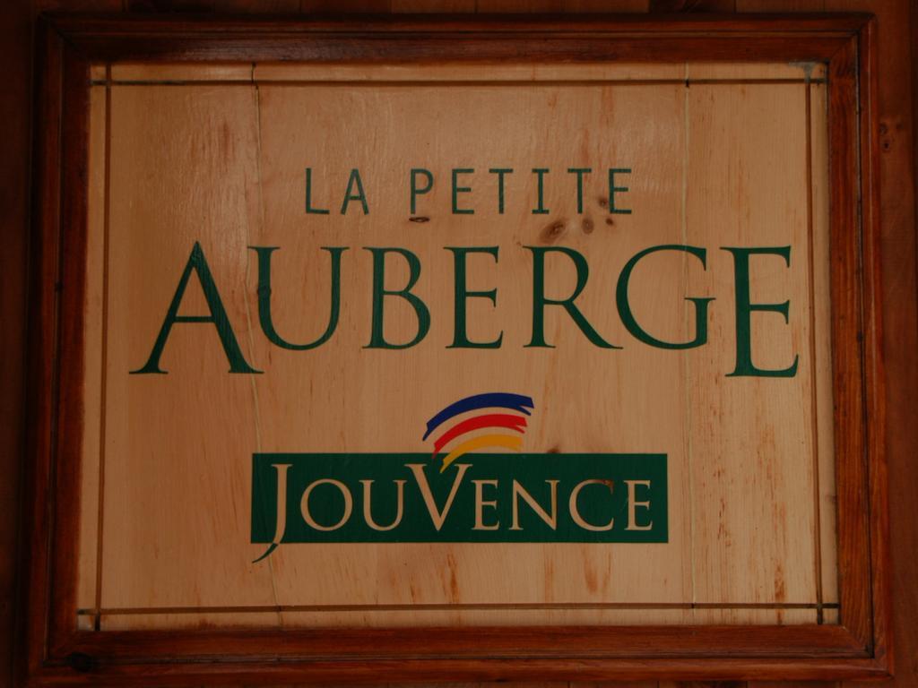 La Petite Auberge De Jouvence Magog Exteriör bild