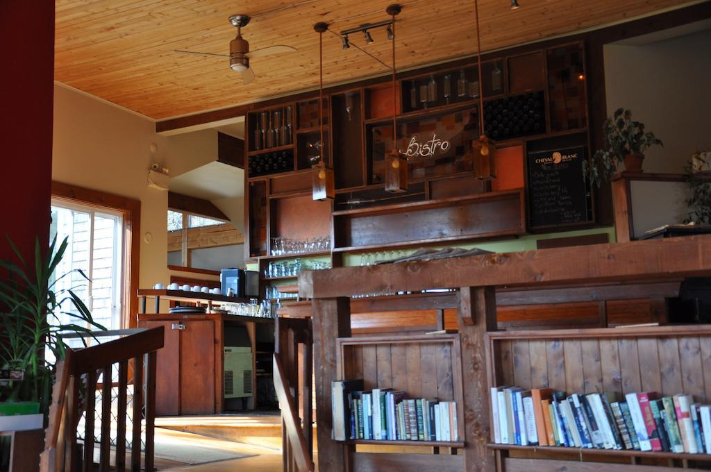 La Petite Auberge De Jouvence Magog Exteriör bild